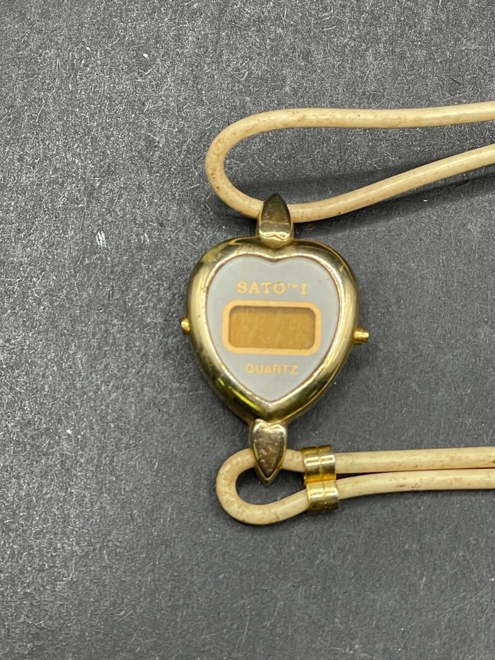 Vintage Sato I Quartz Digital Heart Ladies Wristwatch Gold Tone Bracelet Band